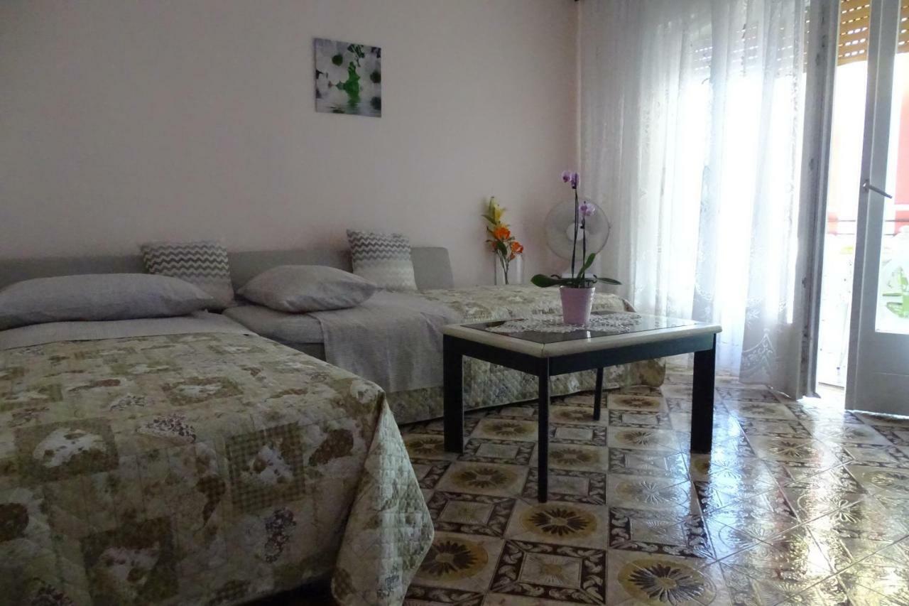 Apartment Parenzana Bibali 65 A 52460-Buje Luaran gambar